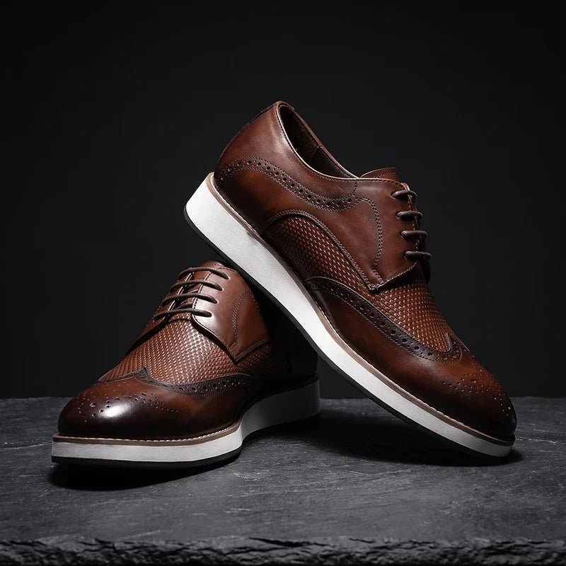 Julian | Men's Wingtip Oxford Shoes with Brogue Detailing and Lace-Up Closure