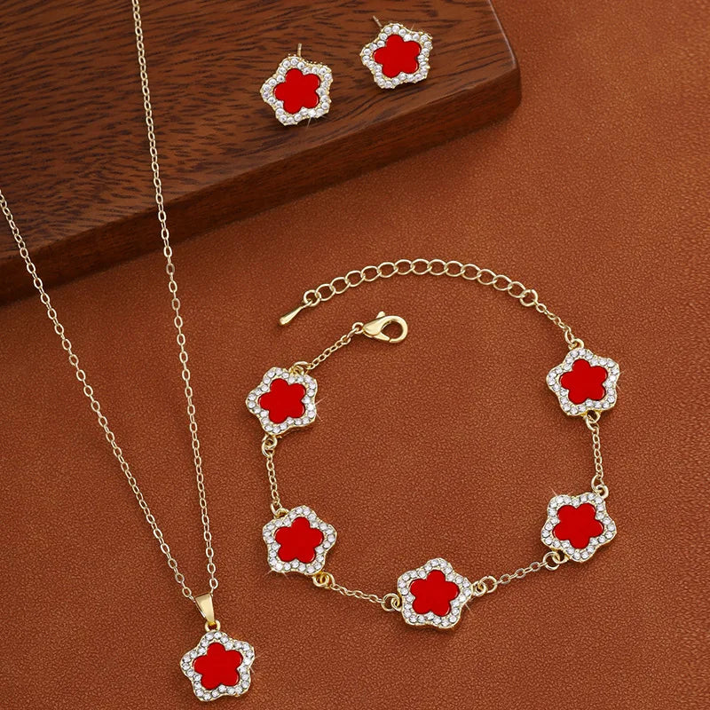 Celeste O Chain Pendant Necklace