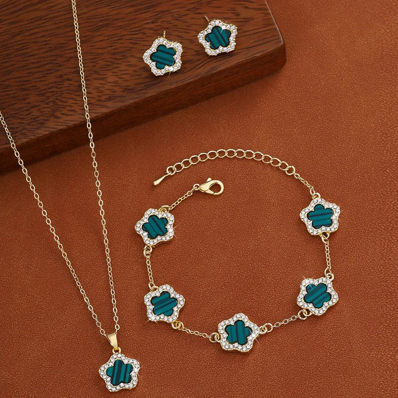 Celeste O Chain Pendant Necklace