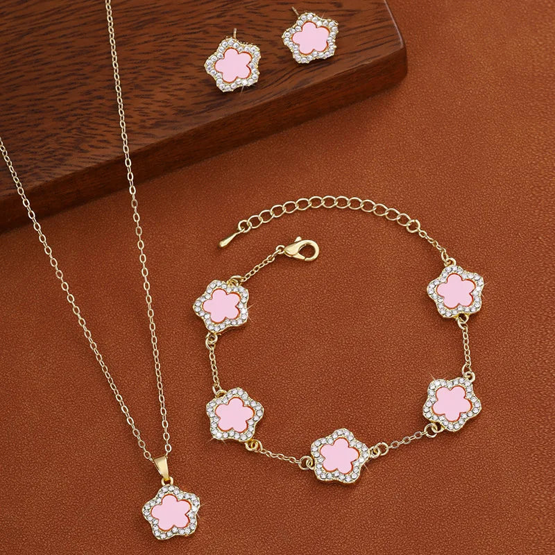 Celeste O Chain Pendant Necklace
